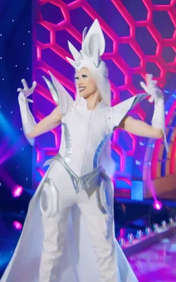 DallasdeVilWhiteLook