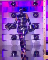 SoadeMuseFashionHouseLook.jpg (671 KB) Maison de couture Look