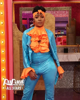 A'keriaHalfTimeShowLook