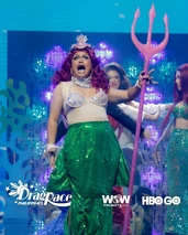 HanaBeshieRusicalLook.jpg (224 kB) Look de "Sirena: The Rusical" – Queen Tritona