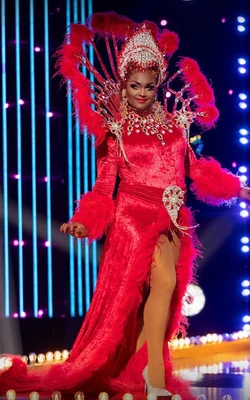 AdrianaPicassoDragExcellenceLook