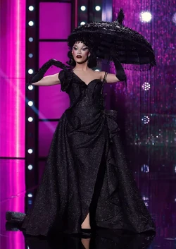 JewelsSparklesParasolLook