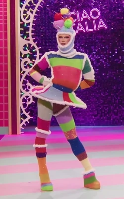 LeilaYarnEntranceLook