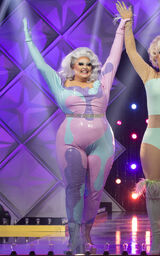 Girl Group Look