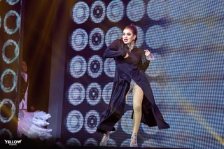 Finale Performance Look – "อารมณ์เสีย"