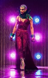 Statements on the Runway Look – Addiction