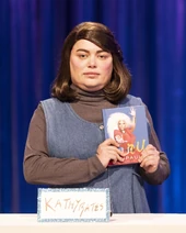 Look del Snatch Game – Kathy Bates (como Annie Wilkes de "Misery")