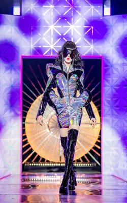 BanksieMirrorMirrorLook