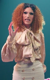 Look del comercial "Você Não Está Só"