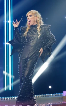 SkandaloveDancingQueenLook