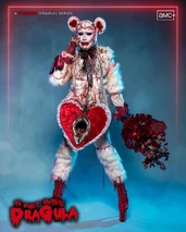 Look de 'Holiday of Horrors' — San Valentín