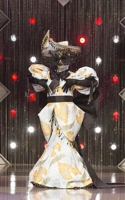 KikiCoeSunglassesLook