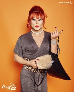 MeguiYeillowSnatchGameLook