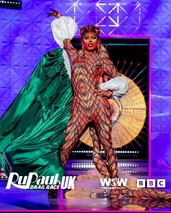 Queen of Your Hometown Look – Wales