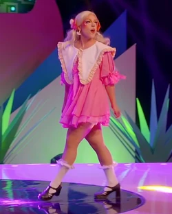 GeorgianaMusicalLook