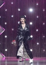 Look de 'A Perp Walk to Remember'