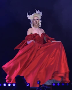 GrethaWhiteFinaleLook1