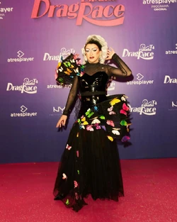 PupiPoissonDRES4RedCarpetLook