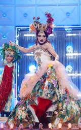 LaDiamondTimeLook.jpg (452 kB) A Spasso nel Tempo Look