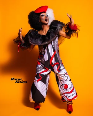 QueenAndrewScottEpisode3Look