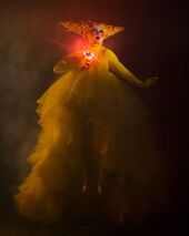 Unaired Amarillo Como el Sol Look