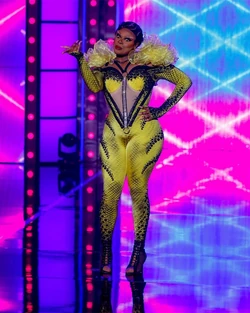 OnyaNurveTalentShowLook