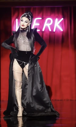 LadyCamdenReunionEleganzaLook