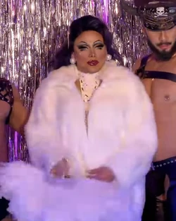 RagaDiamanteFicheraLook2