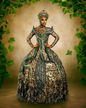 Honey Davenport, Sequins.jpg (274 kB) Look no emitido de 'Sequins on the Runway'