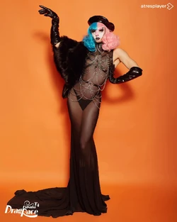 LaNiñaDelantroReunionLook