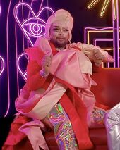 Episode 4 Look