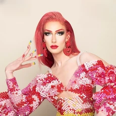 LaGrandeEntranceLook