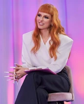 AnaLockingTLC5E1Look.jpg (113 KB) Episode 1 Look