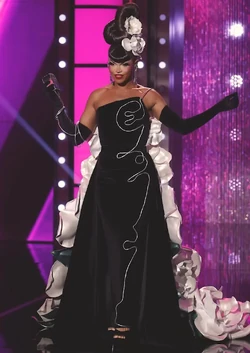 OliviaLuxComingandGoingLook