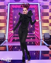 AnaLockingE6S5Look.jpg (428 KB) Episode 6 Look