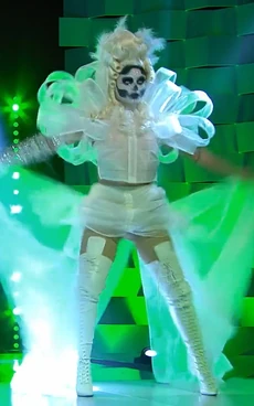 FontanaNightAtTheCastleLook