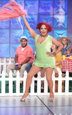 AlexisMateoCousinLookReveal