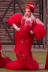 Queen of Tomatoes Look