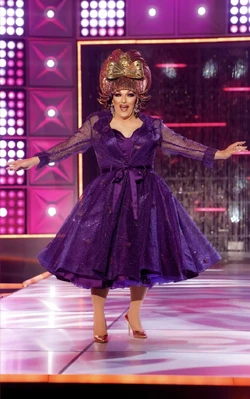 MrsKashaDavisFamousForeverLook
