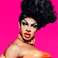 Yvie Oddly