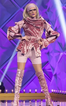 SynthiaMonochromaticaLook