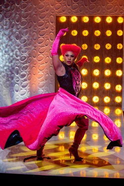 KarnaFordDoubleDressingLook2