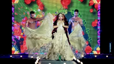 BarbaraDurangoEp7LookA1.jpg (817 kB) Look de 'Lo Que Más Amo De México' – Virgen de la Candelaria