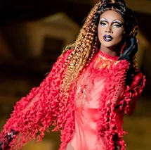 Chi Chi DeVayne Red For Filth Unaired Look.jpg (556 kB) Look no emitido de 'Red For Filth'