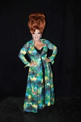 KashaDavisS10E1.jpg (117 KB) Past Alumni RuTurn Look