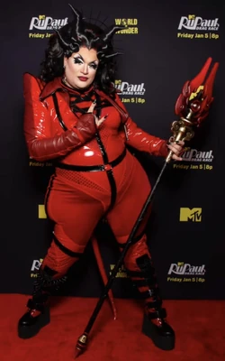 MegamiPremiereLook