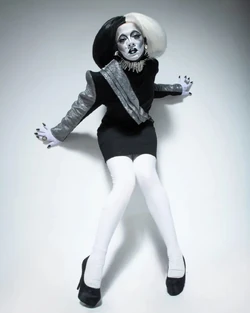VermelhaNoirVillainLook