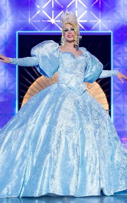 ScarletEnvyDragsToRichesLook
