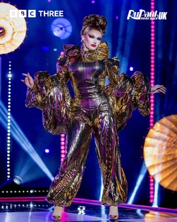 DeDeLiciousPoofParadeLook