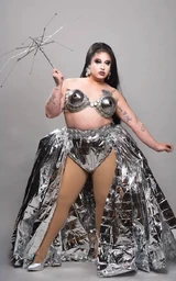 Single-Use Queens Look – Metal